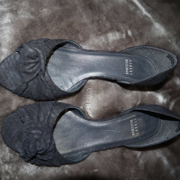 Stuart Weitzman Navy Kitten Heels, Size 7.5 - Picture 2 of 4